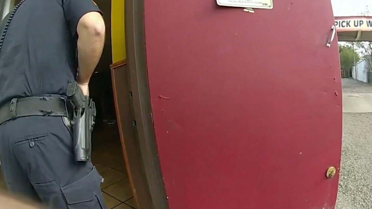 Revelan imágenes de tiroteo dentro de restaurante Benny’s en Tucson