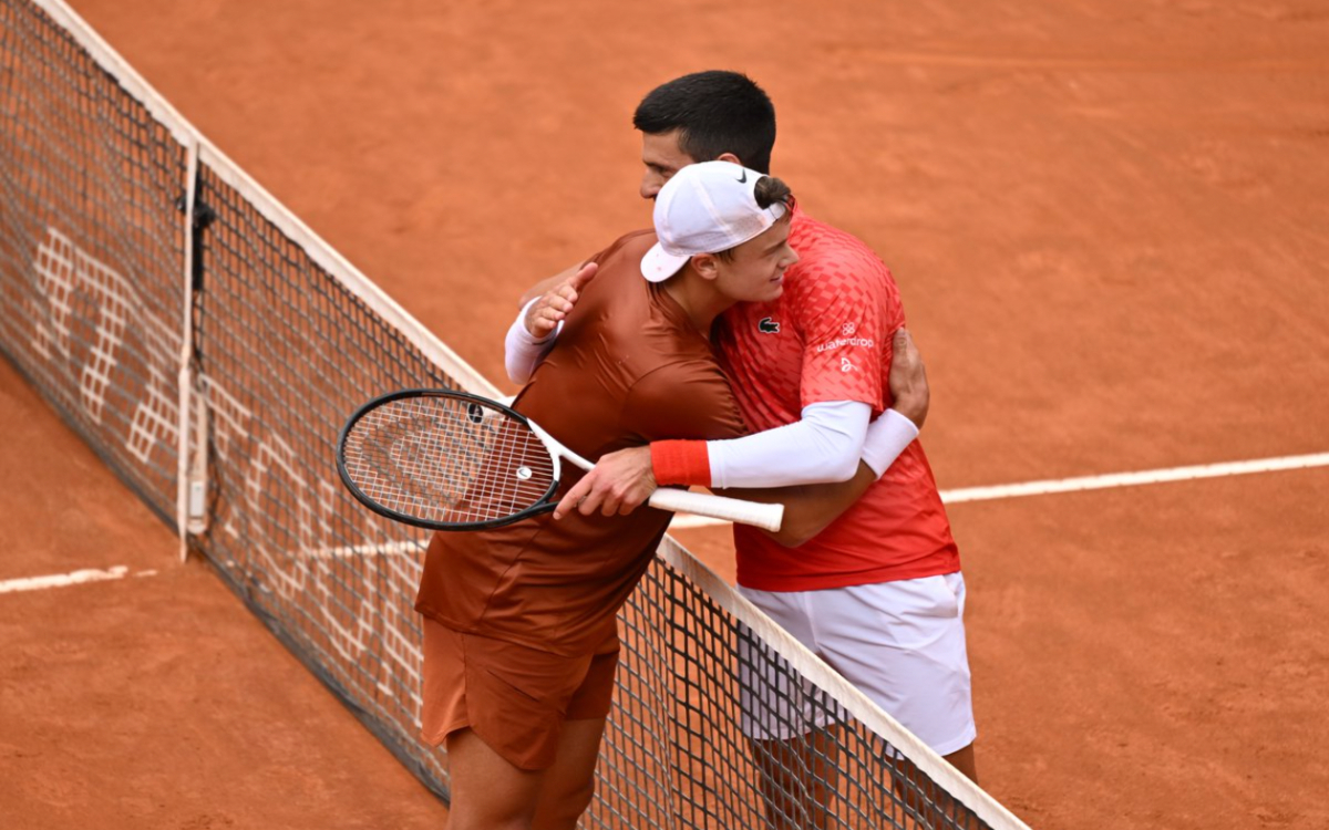 Sorprende Holger Rune a Novak Djokovic en Cuartos de Final de Roma | Video