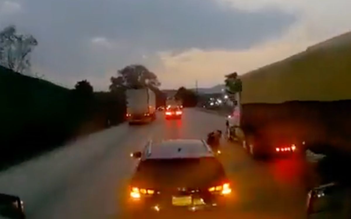 Sujetos disparan a camionero en autopista México-Querétaro | Video