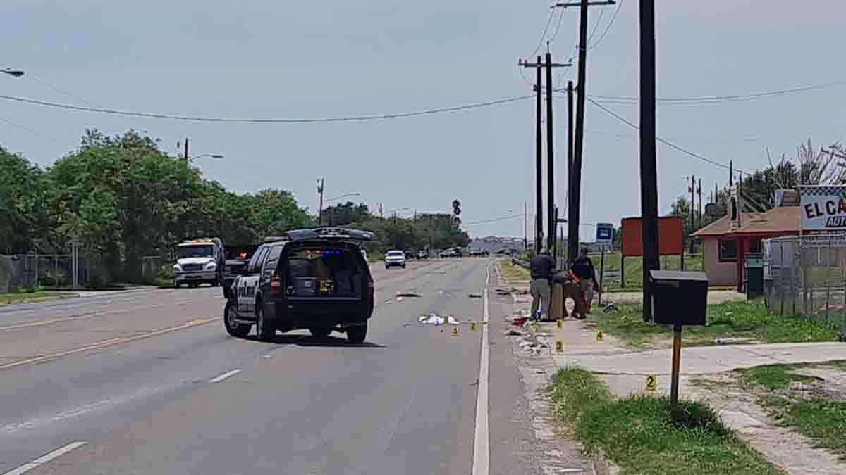 Texas: conductor embiste a multitud en parada de autobús cerca de la frontera; hay 8 muertos