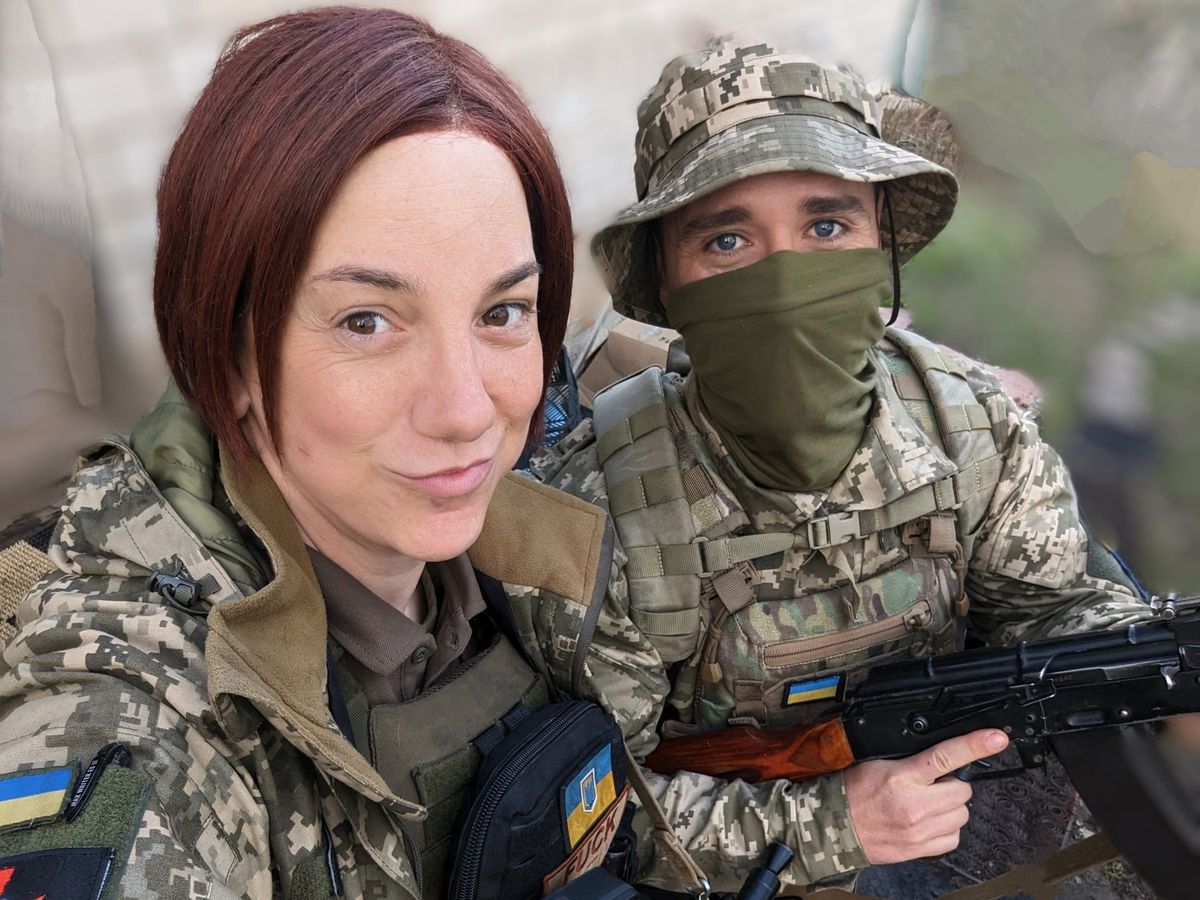 Trans y estadounidense: la soldada más famosa de Ucrania