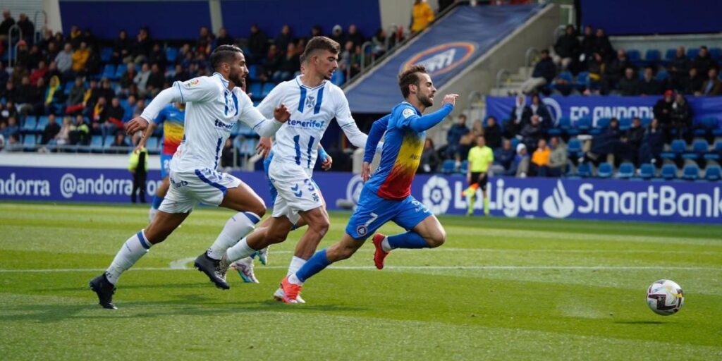 Un gol 'in extremis' de Carlos Martínez da los tres puntos al Andorra
