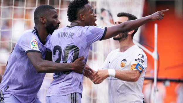 Valencia 1-0 Real Madrid: Vinicius Jr. siendo off after racist chants at Mestalla
