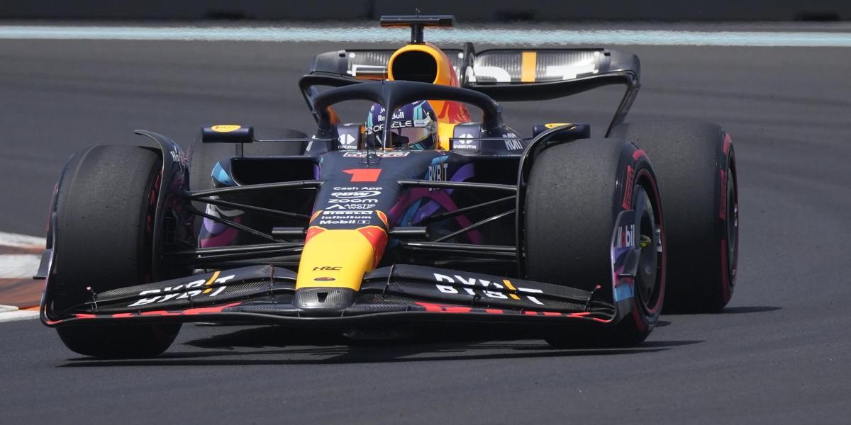Verstappen lidera antes de la clasificación de Miami; Sainz, 4º y Alonso, lejos