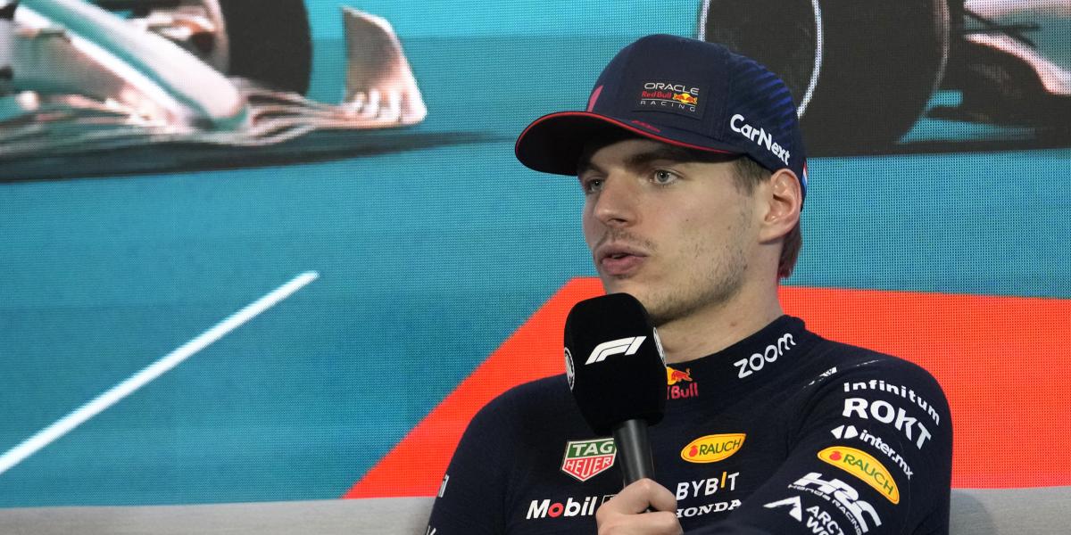 Verstappen: "Buena carrera, calma al principio y batalla limpia con 'Checo'"