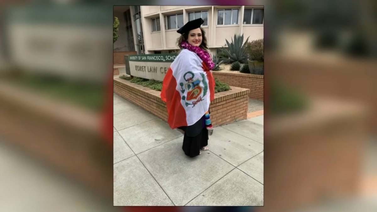 hispana se gradúa con honores en California