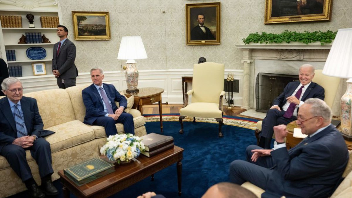posponen reunión clave entre Biden y líderes del Congreso