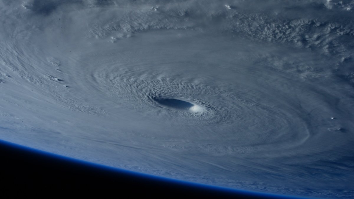 tifón Mawar amenaza Guam