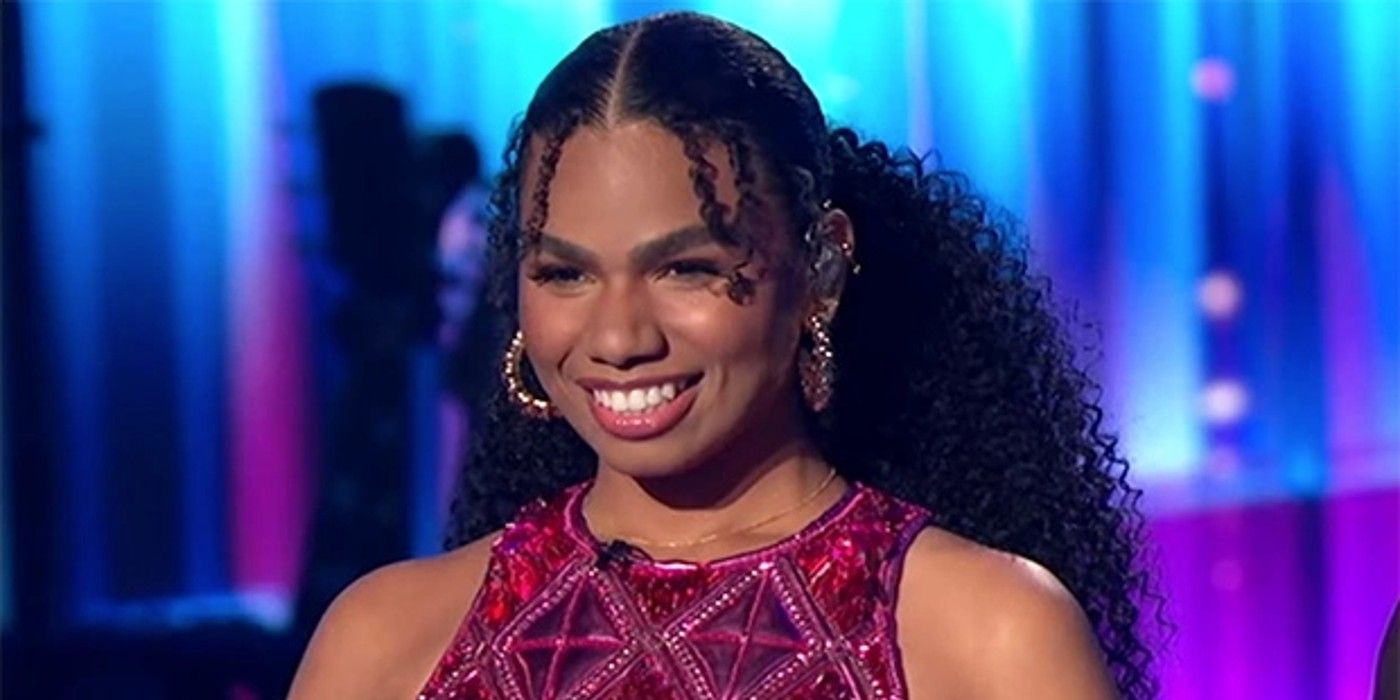 American Idol's We Ani smiling after performance