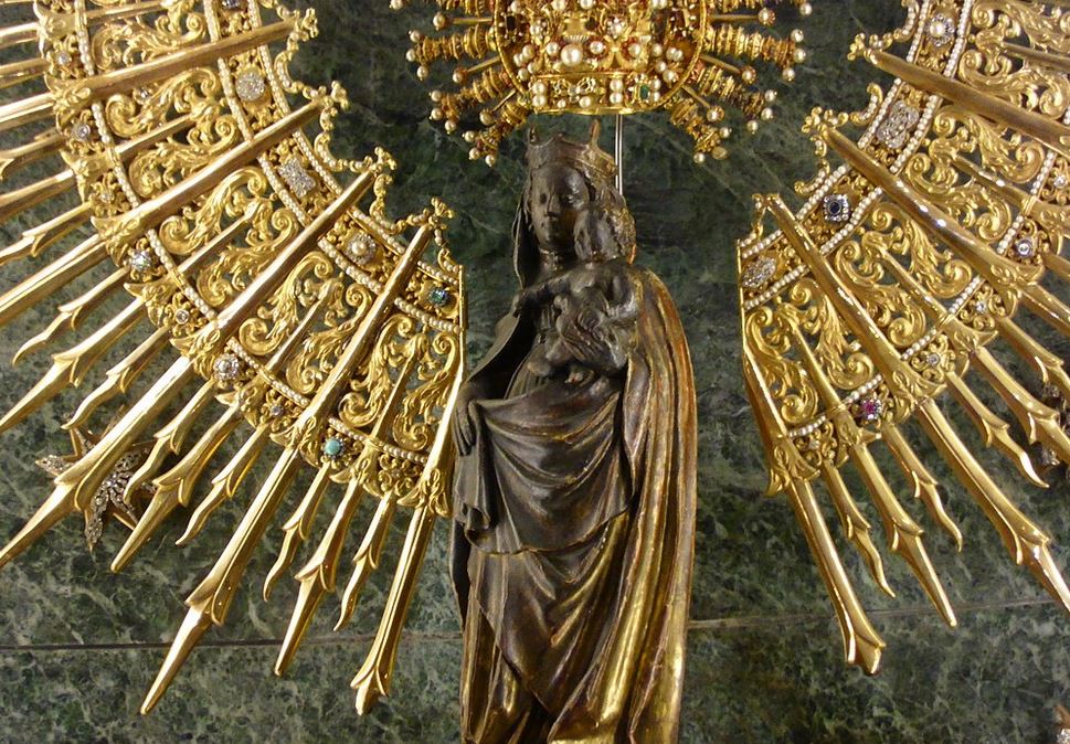 ¿Qué significa en realidad la medida de la Virgen del Pilar?