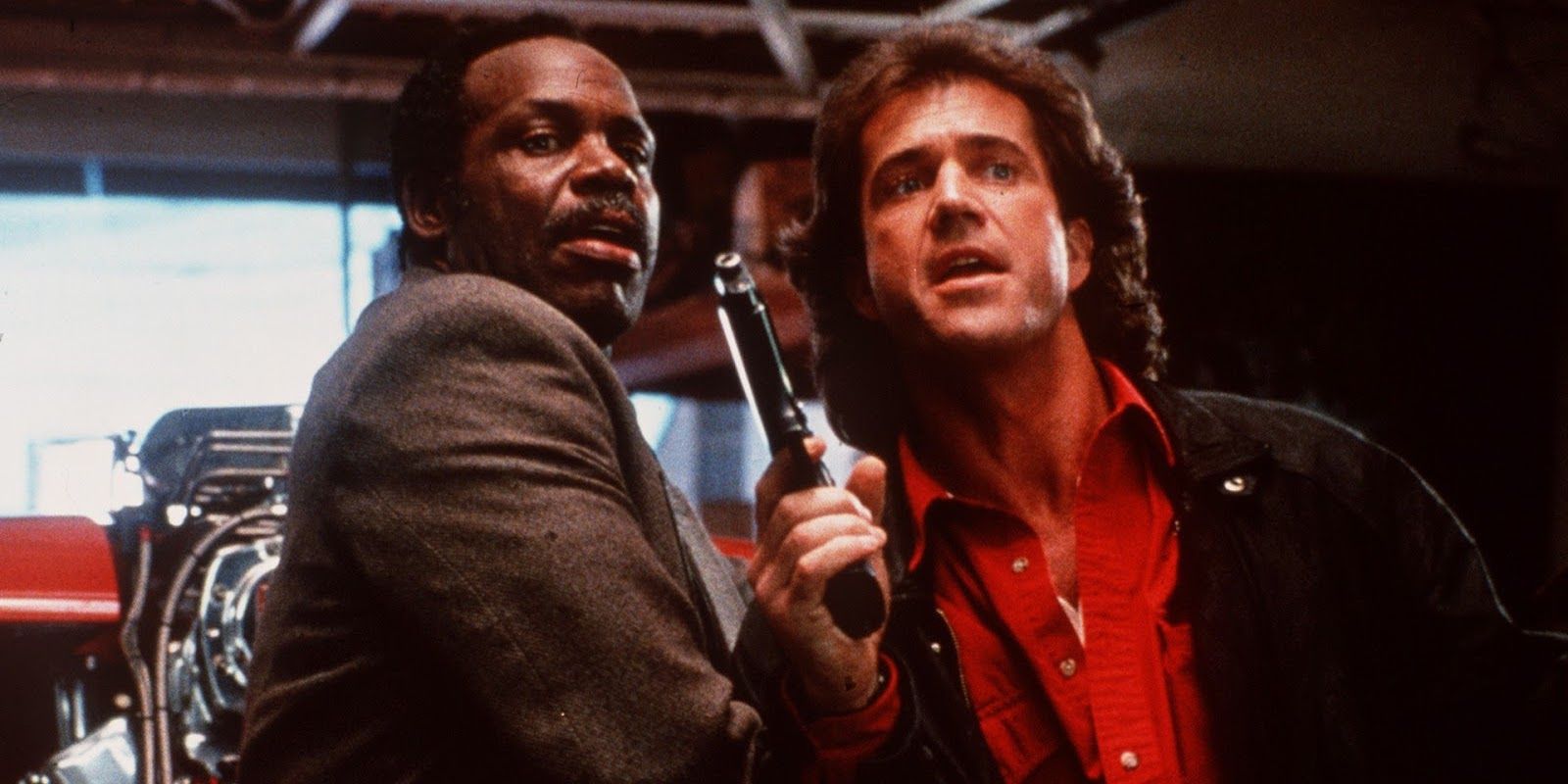 Danny Glover y Mel Gibson en Arma letal (1987)