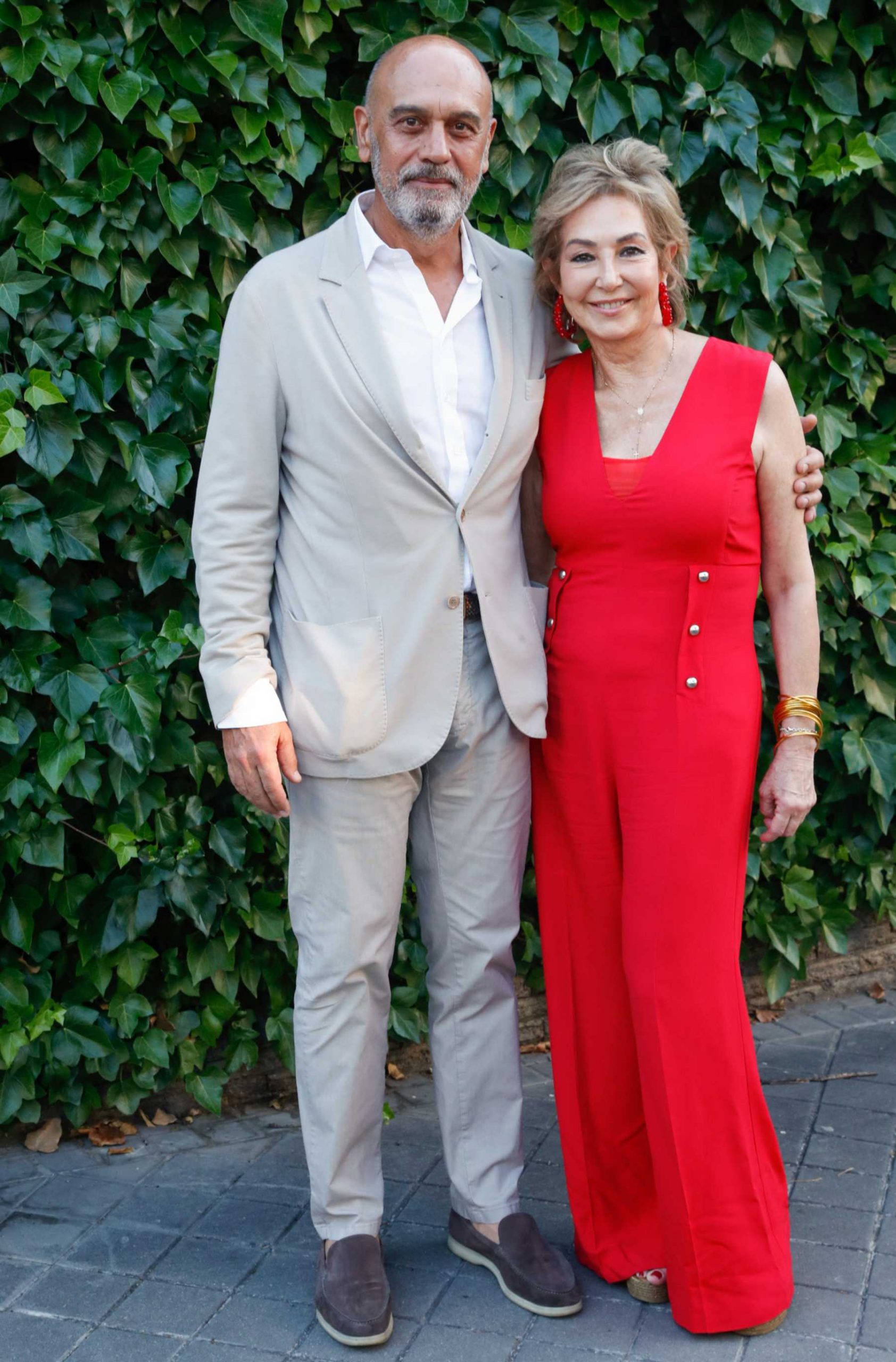 Ana Rosa Quintana junto a su esposo en Madrid / Gtres