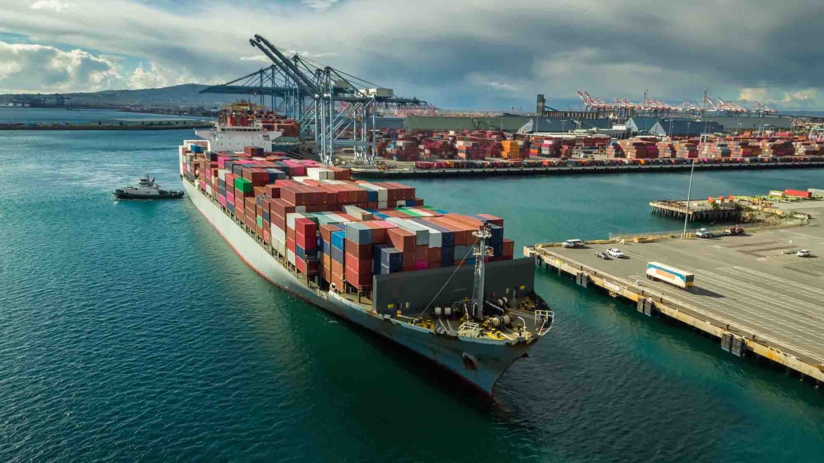 Acuerdo laboral en trabajadores portuarios de la costa oeste