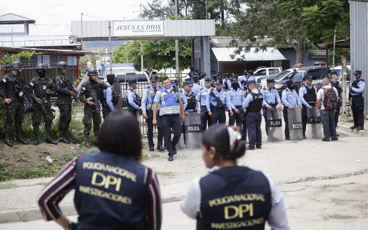 Al menos 41 personas muertas por riña en cárcel de Honduras