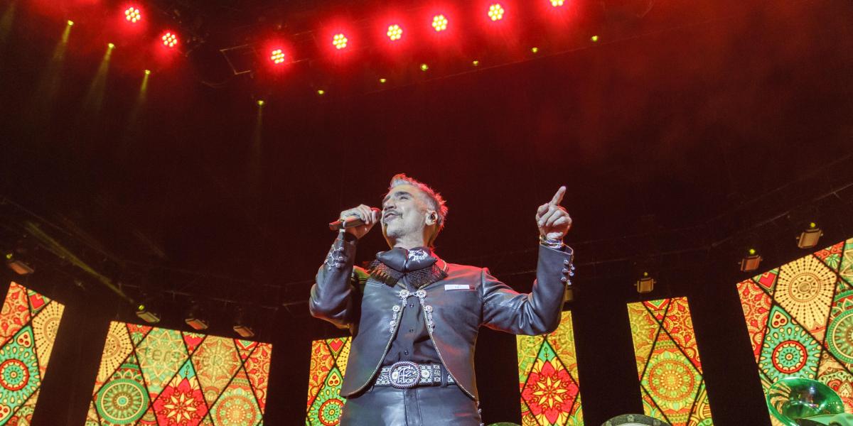 Alejandro Fernández fascina en el WiZink Center en la primera parada de su gira 'Amor y patria'