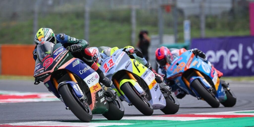 Andrea Mantovani gana la Carrera 1 en Mugello