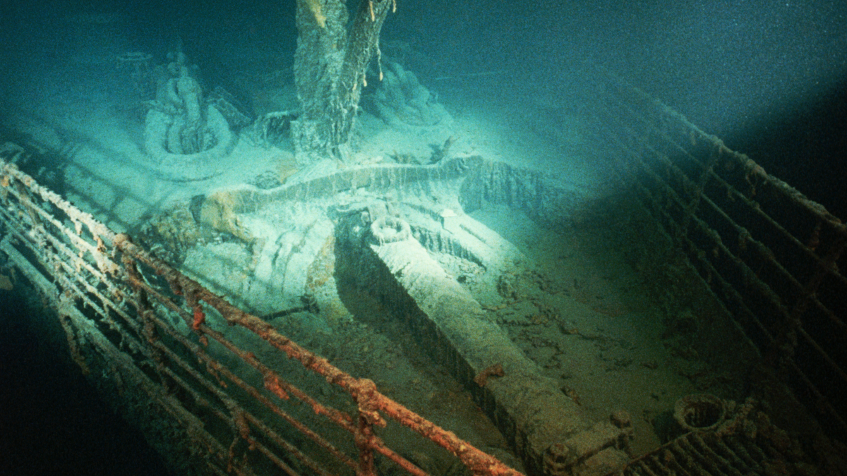 Desaparece submarino con turistas en aguas cerca del hundimiento del Titanic