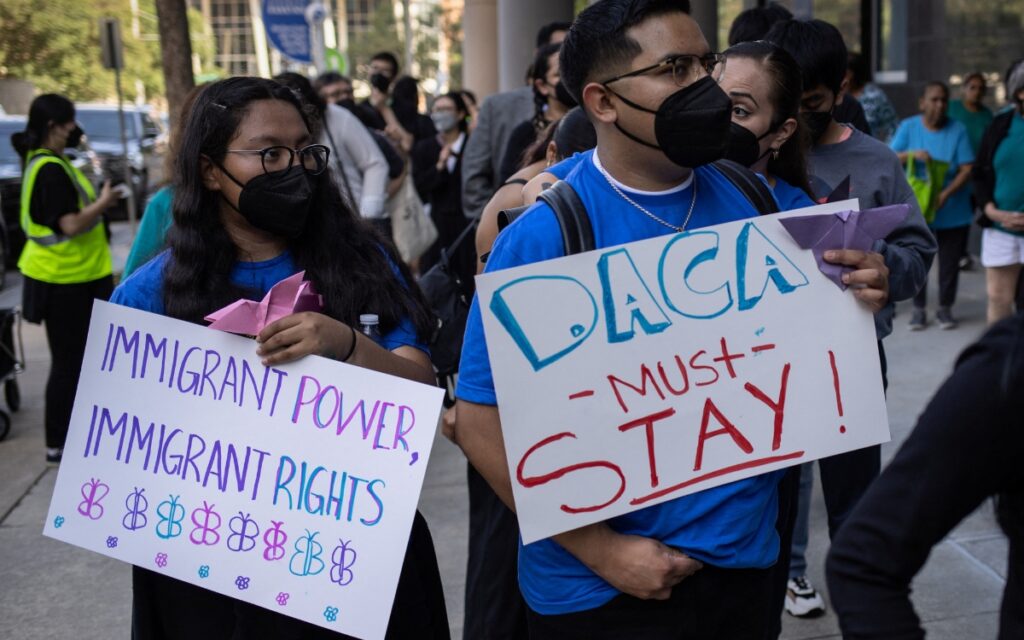 EU: Biden pide al Congreso protección definitiva para 'dreamers'