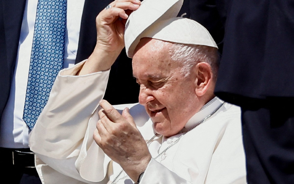 El papa Francisco será dado de alta el viernes: Vaticano