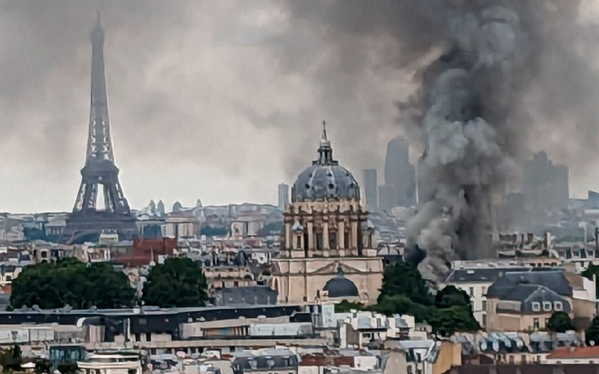 Explosión de gas provoca un incendio en centro de París | Video