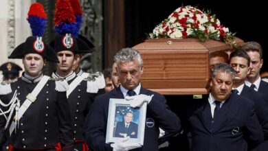 Italia: Incineran a Berlusconi tras recibir funeral de Estado