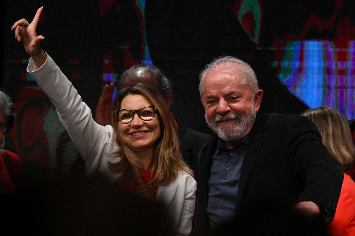 Janja, la esposa de Lula, quiere intervenir en la política de Brasil