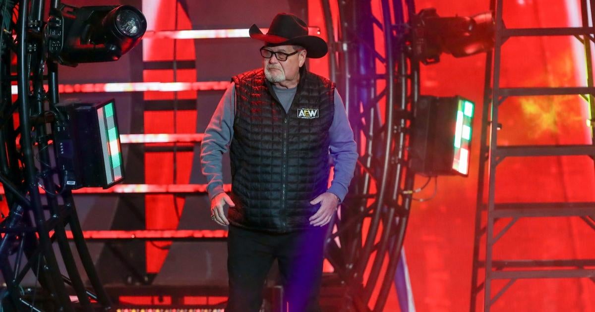 Jim Ross, legendario comentarista de lucha libre, sufrió una caída aterradora antes del estreno de ‘AEW Collision’