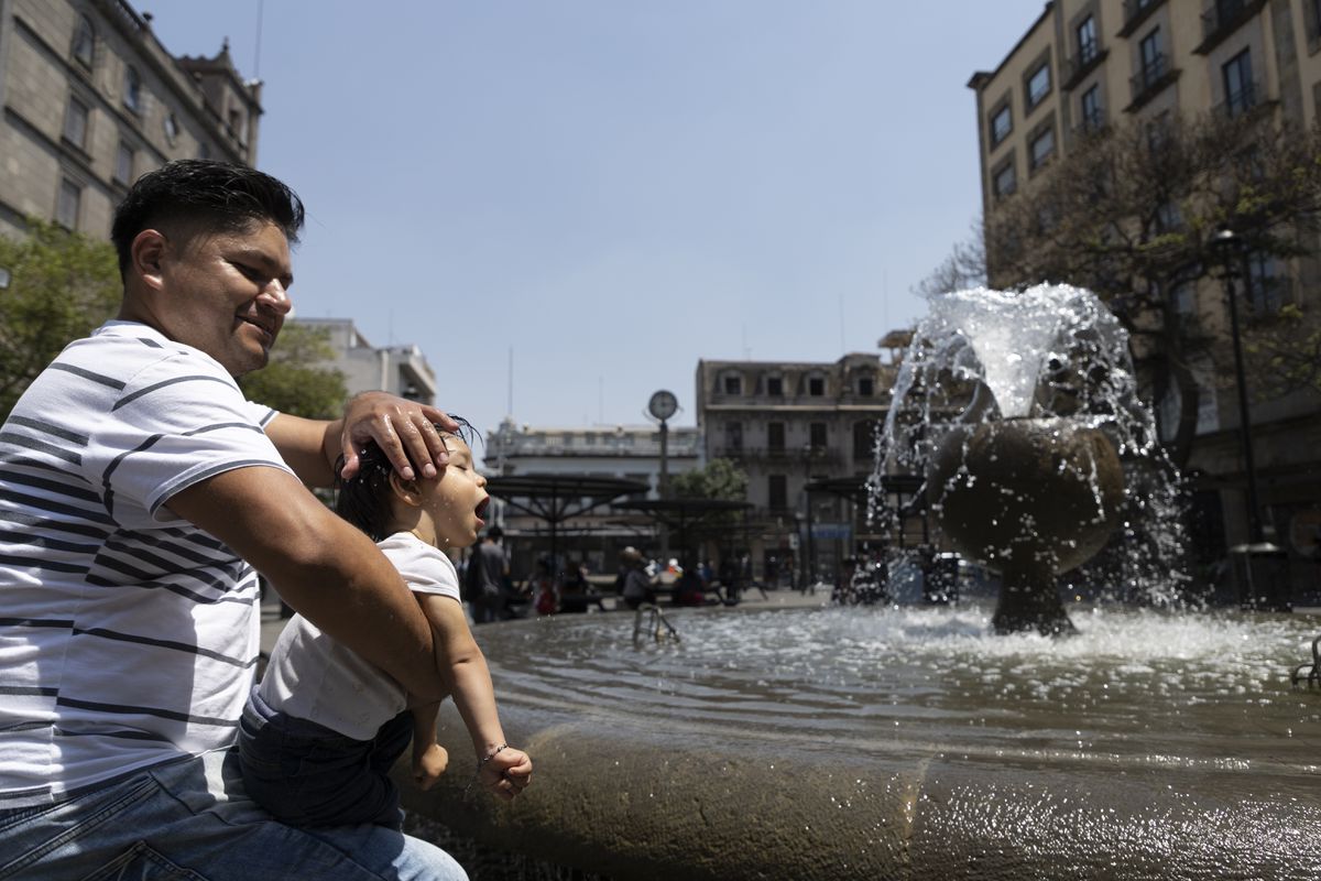 La ola de calor avanza en México: las autoridades avisan de que 13 territorios sobrepasarán los 45 grados