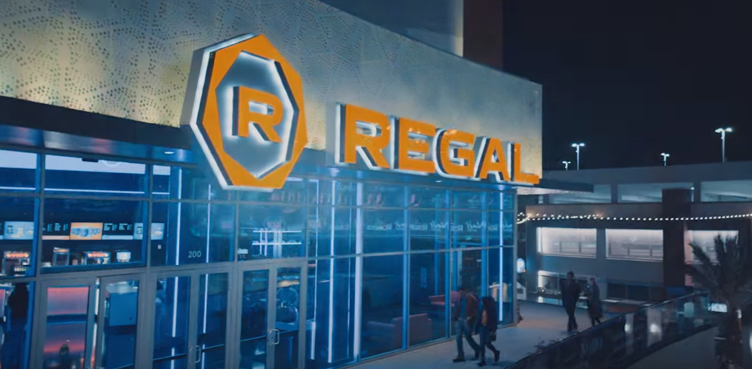 Según se informa, Regal ha descontinuado su controvertido anuncio de citas de películas