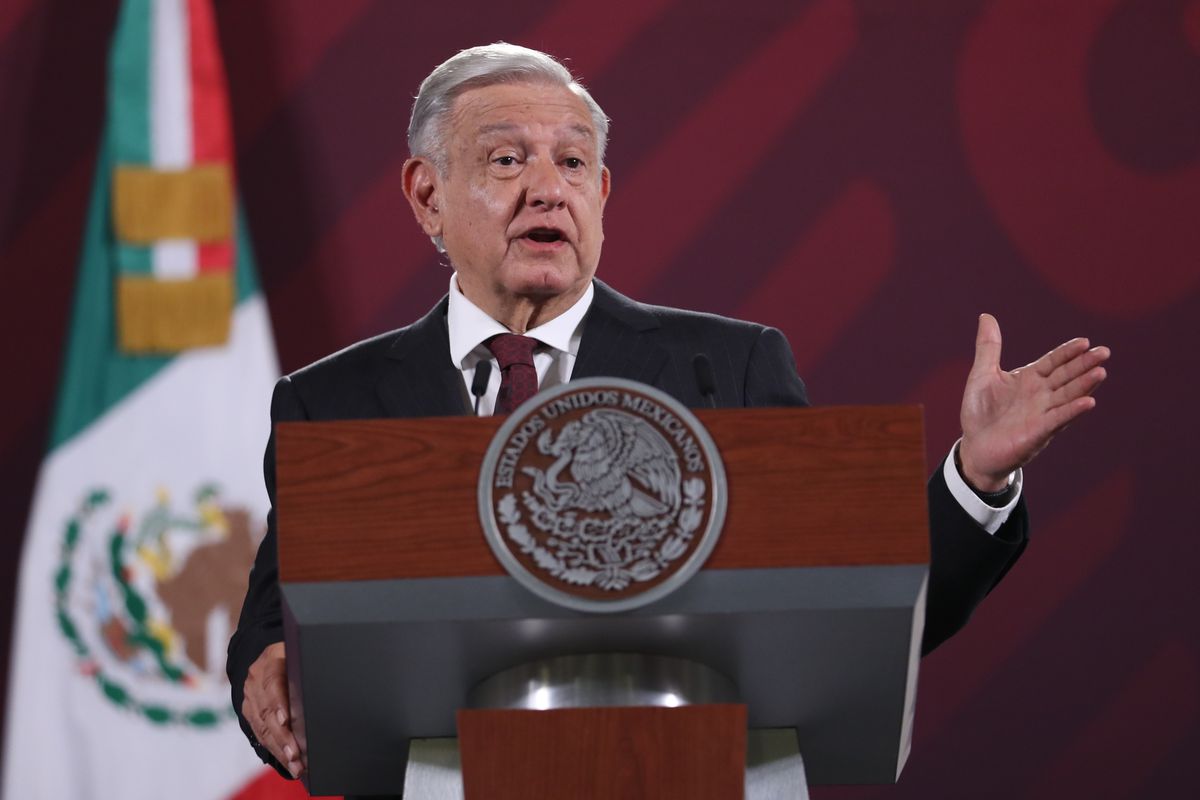 López Obrador critica la elección del candidato presidencial de la oposición y asegura que en dos días él mismo dirá quién es