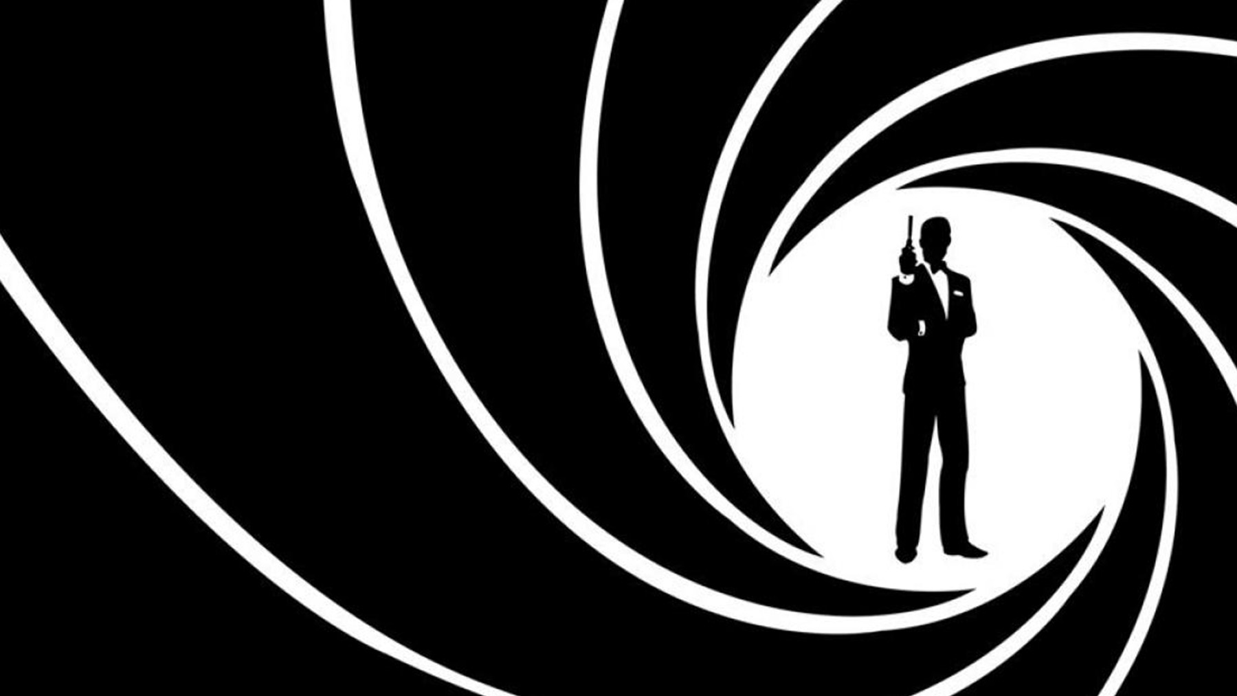 Martin Cambell (‘Casino Royale’) asegura que este actor perdió su papel de James Bond por parecer «demasiado joven»