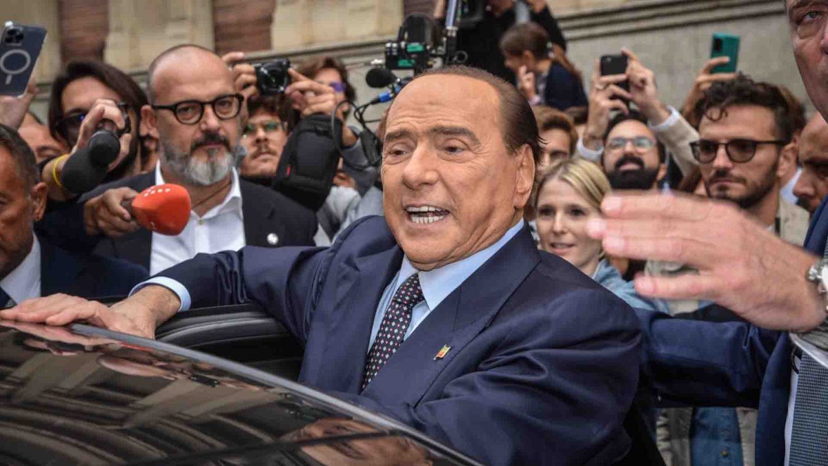 Muere el exprimer ministro italiano y magnate Silvio Berlusconi, según medios