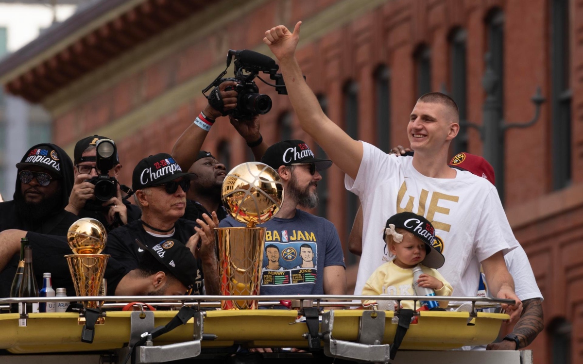 NBA: Los Nuggets celebran el título ante 500 mil personas