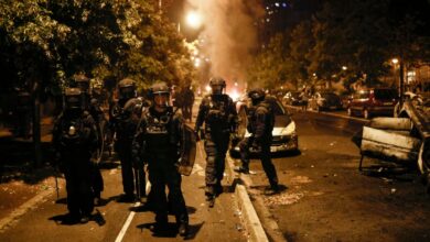 Noche de disturbios: Francia arresta a 150 manifestantes, mientras Macron convoca a reunión