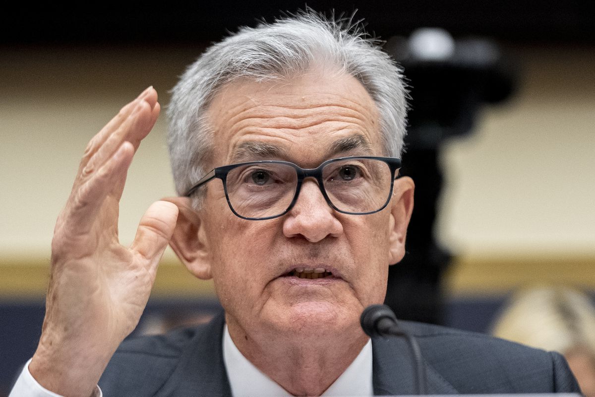 Powell avisa de que queda “un largo camino” para controlar la inflación en Estados Unidos