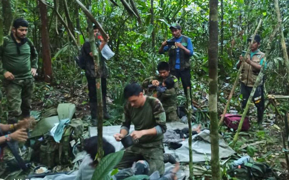 Rescatan con vida a los cuatro niños perdidos hace 40 días en selva de Colombia