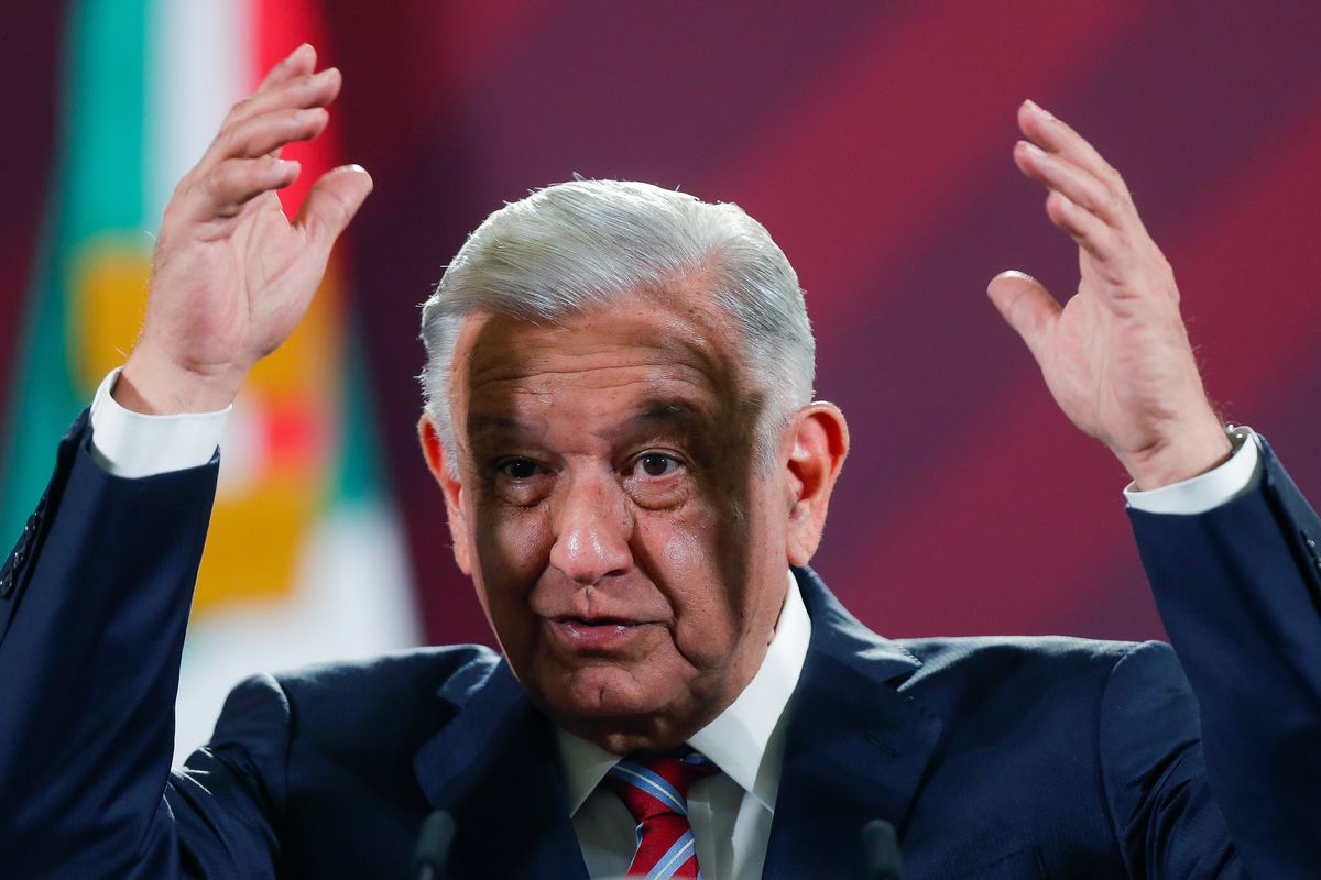Terminar las obras y un “regaño” si meten las manos en la sucesión: el mensaje de López Obrador a los gobernadores de Morena
