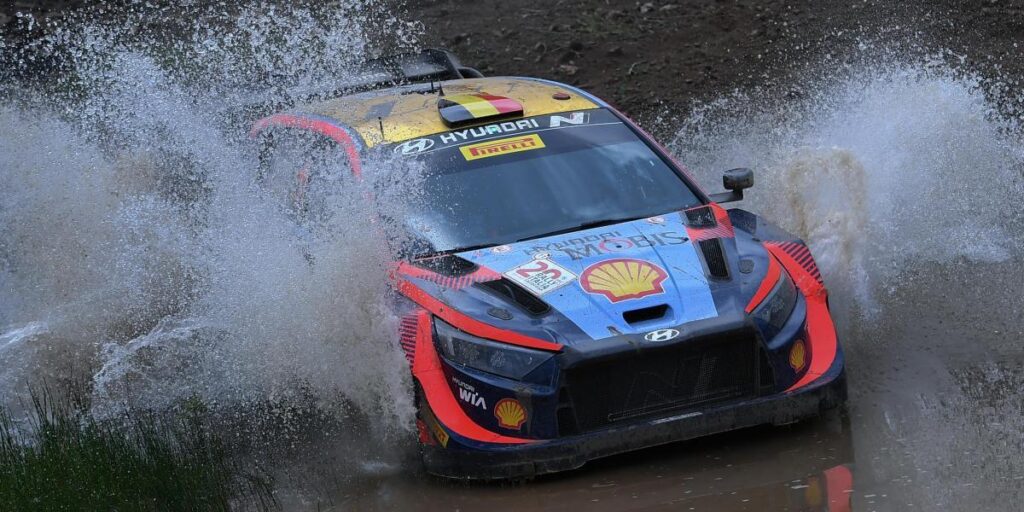 Thierry Neuville rompe una sequía de siete meses y se corona en el Rally de Cerdeña