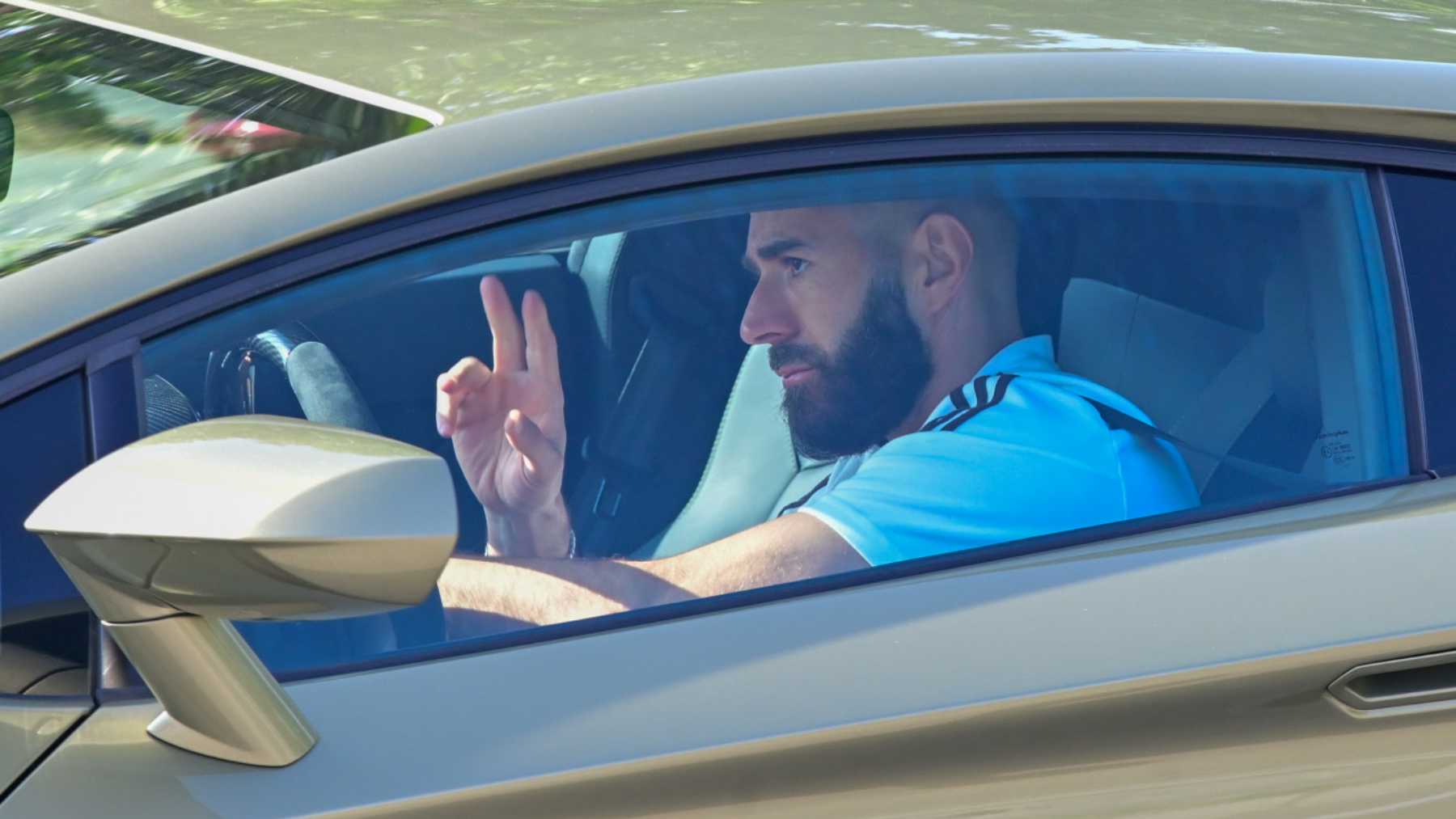 así es el nuevo coche de Benzema