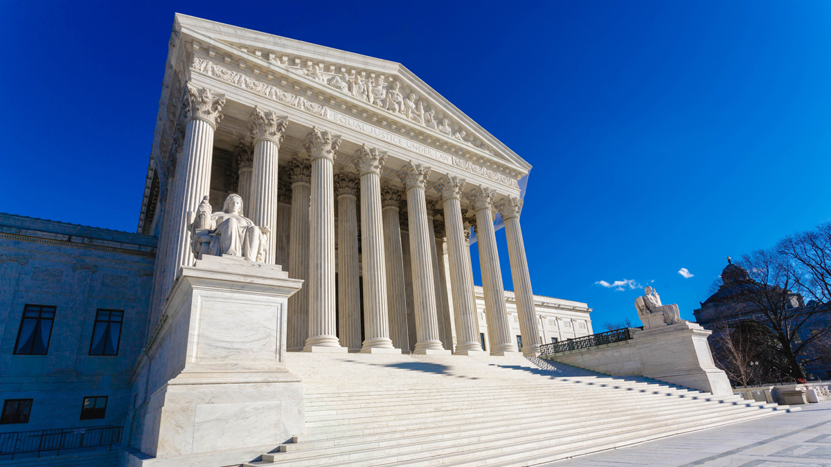 Corte Suprema decide que la raza no debe considerarse en proceso de admisión universitario