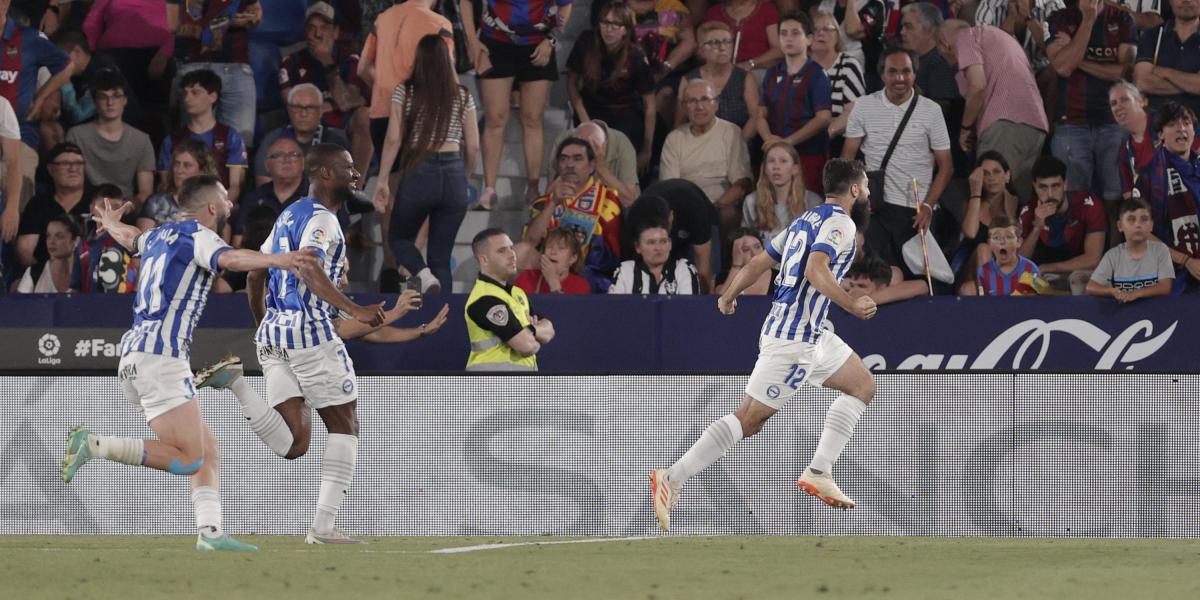 ¡El Alavés, a Primera con gol de penalti en el minuto 129!