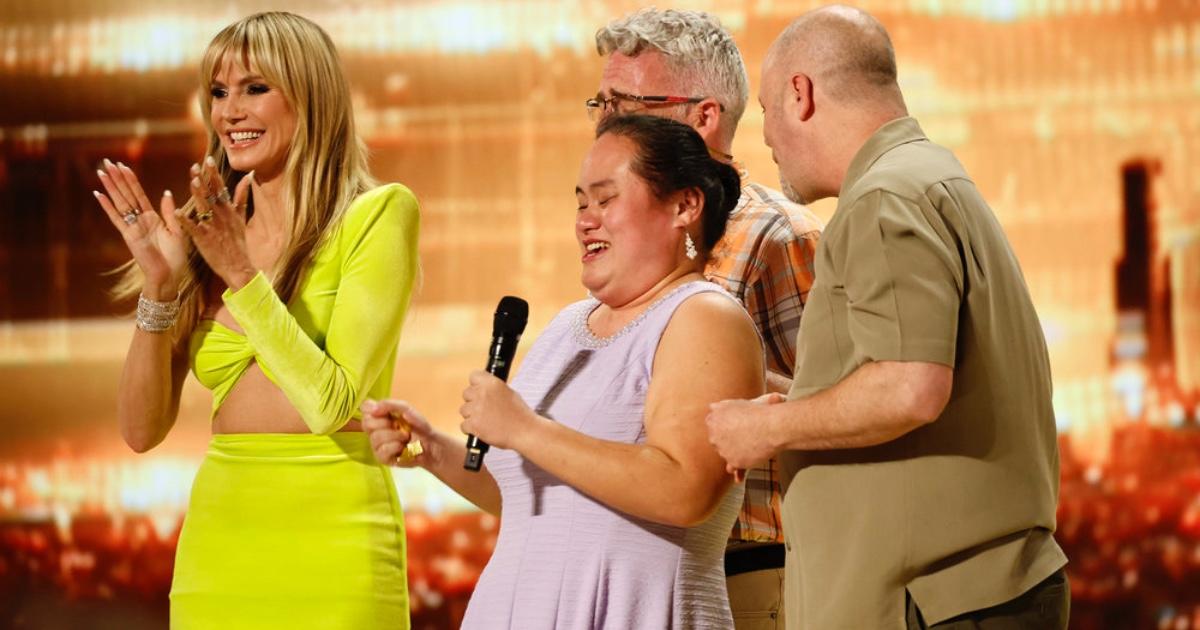 ‘AGT’: Cantante ciega con autismo adoptada por su maestro gana Golden Buzzer