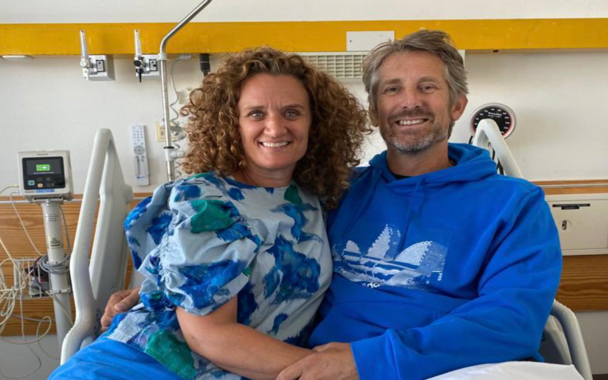 Abandona Edwin van der Sar la unidad de cuidados intensivos | Tuit