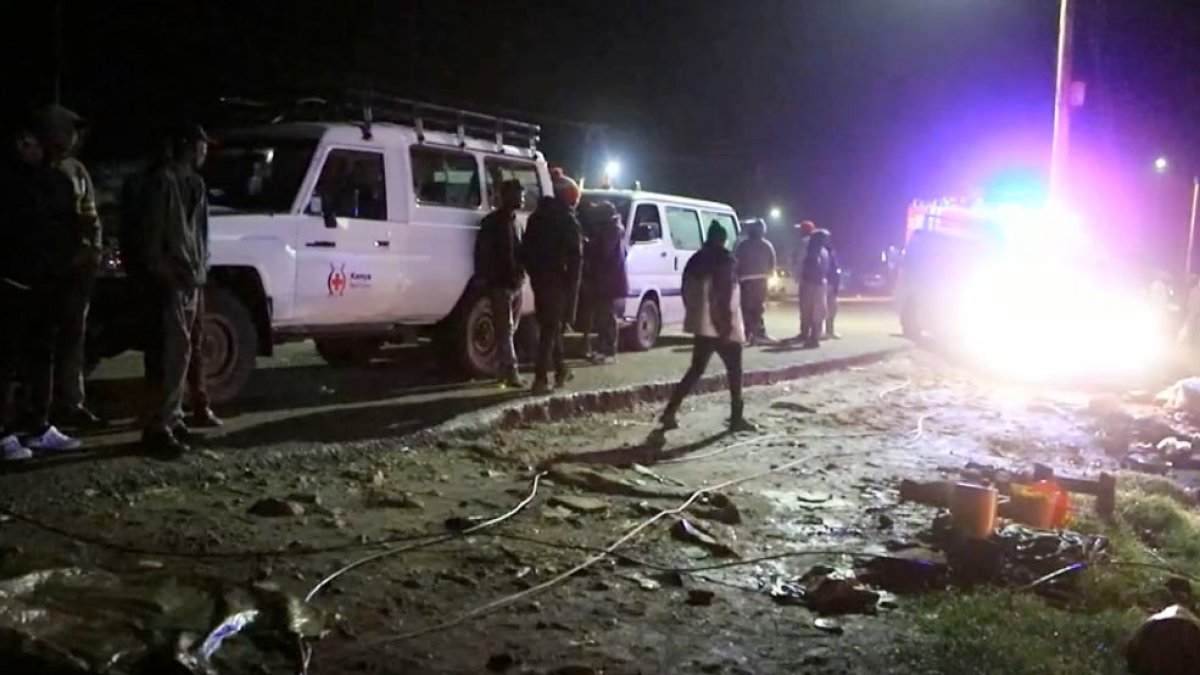 Camión fuera de control arrolla peatones y vehículos en Kenia; hay más de 50 muertos