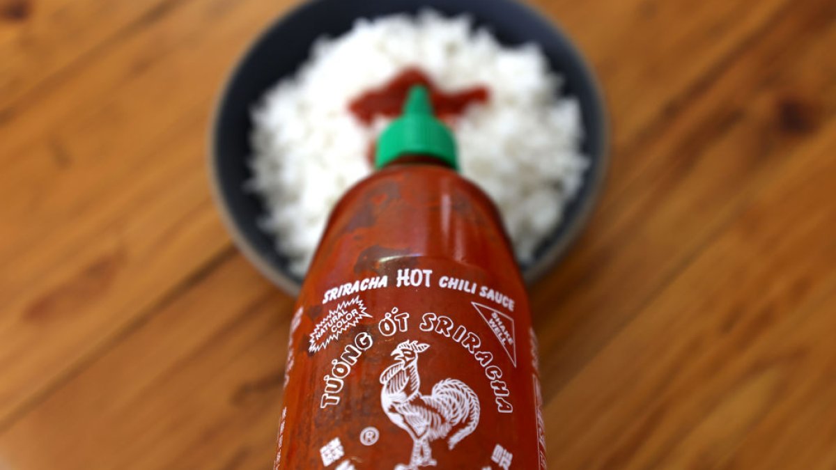 El precio de la salsa picante Sriracha se dispara a $150