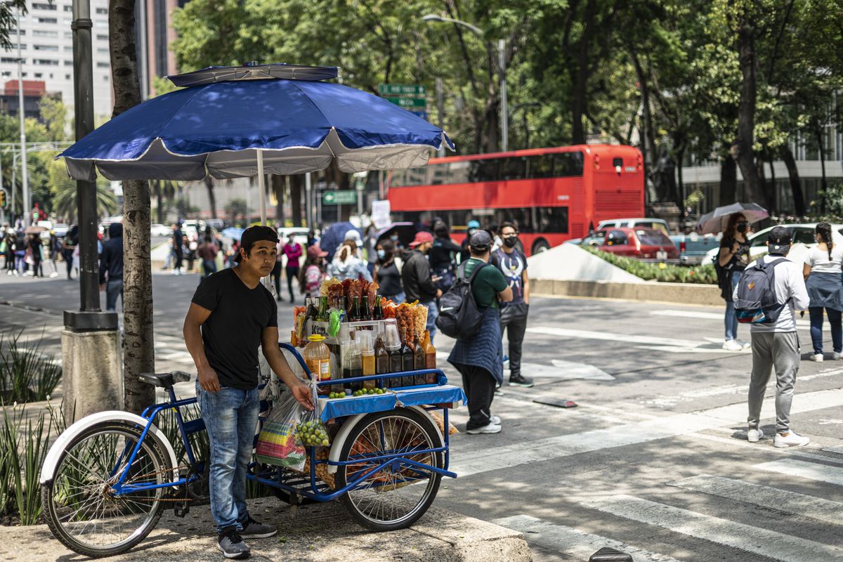 El trabajo informal crece en México y supera el 55%