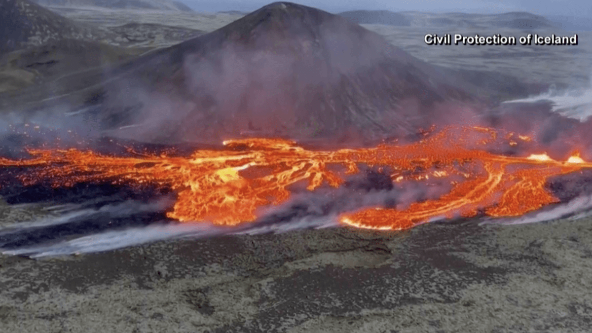 En video: volcán entra en erupción cerca a la capital de Islandia