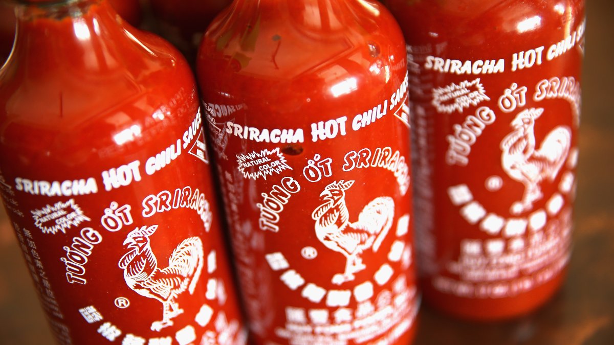 Estas son opciones picantes para batallar con la escasez de Sriracha