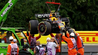 F1: Checo Pérez choca y provoca bandera roja en la P1 del GP de Hungría