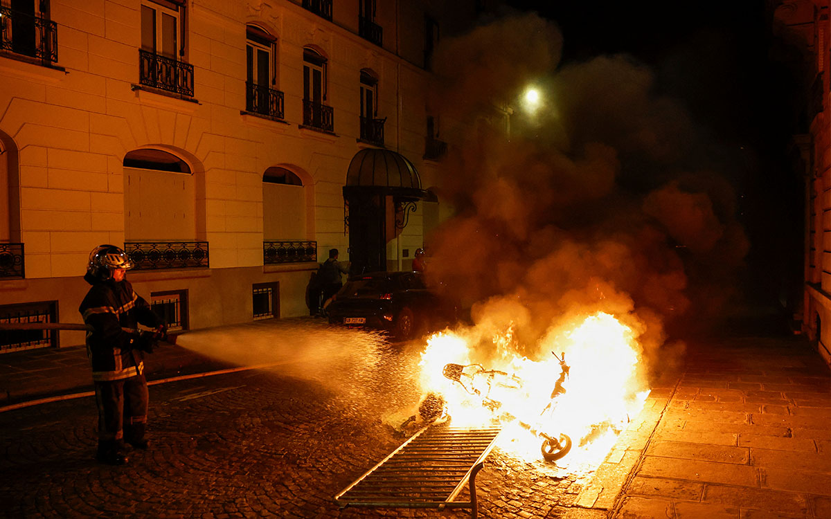 Francia prohíbe vender fuegos artificiales para festejos del 14 de julio
